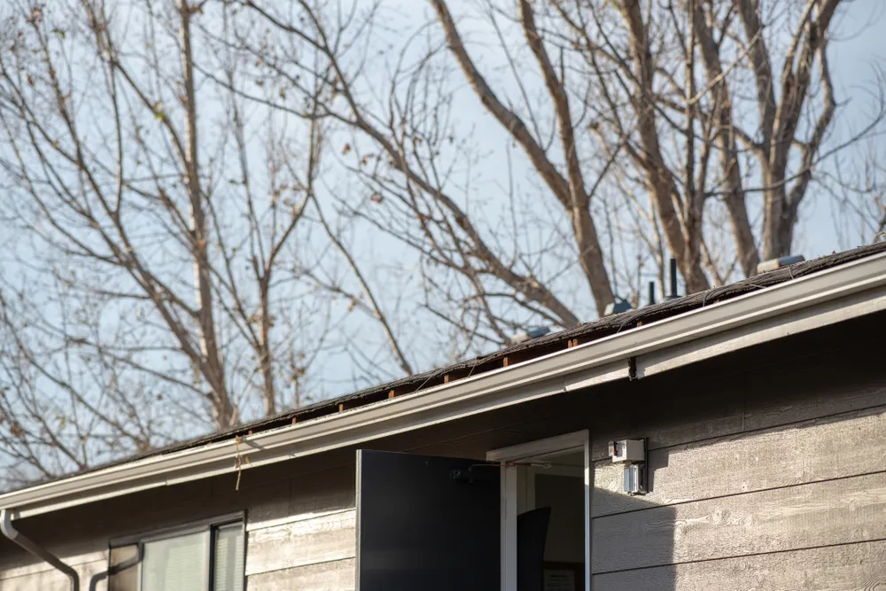 sagging rain gutter