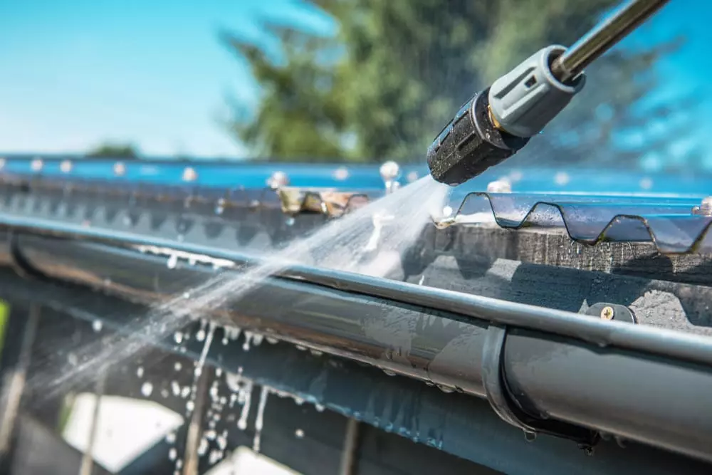 pressure washing gutter